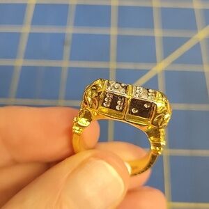 Pair of Dice Accented with Skull Tone Ring